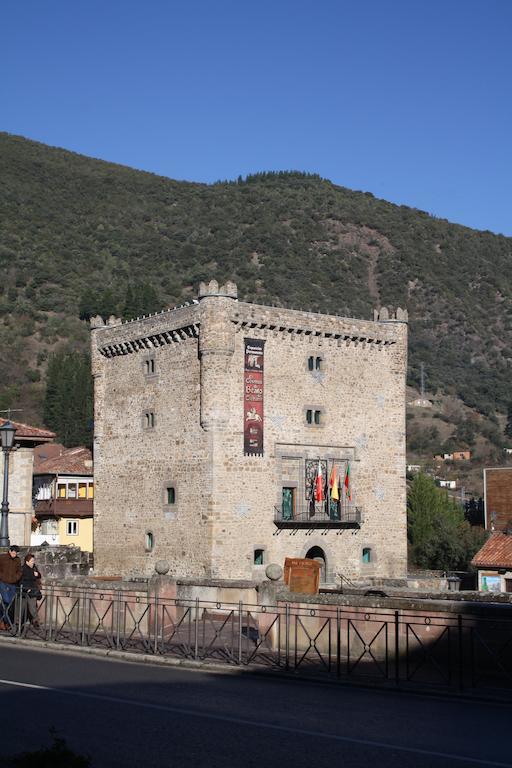 Hosteria La Antigua Hotel Potes Exterior photo