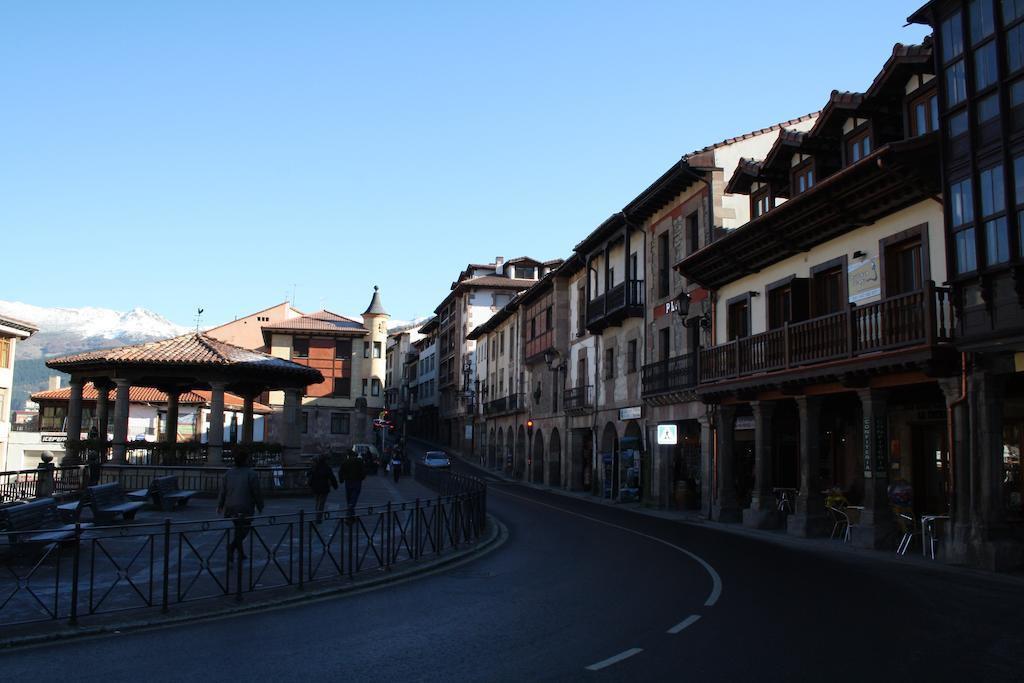 Hosteria La Antigua Hotel Potes Exterior photo