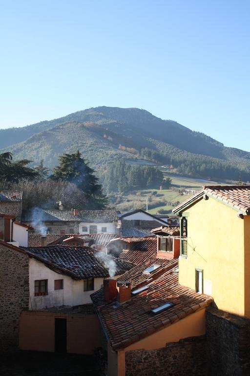 Hosteria La Antigua Hotel Potes Exterior photo